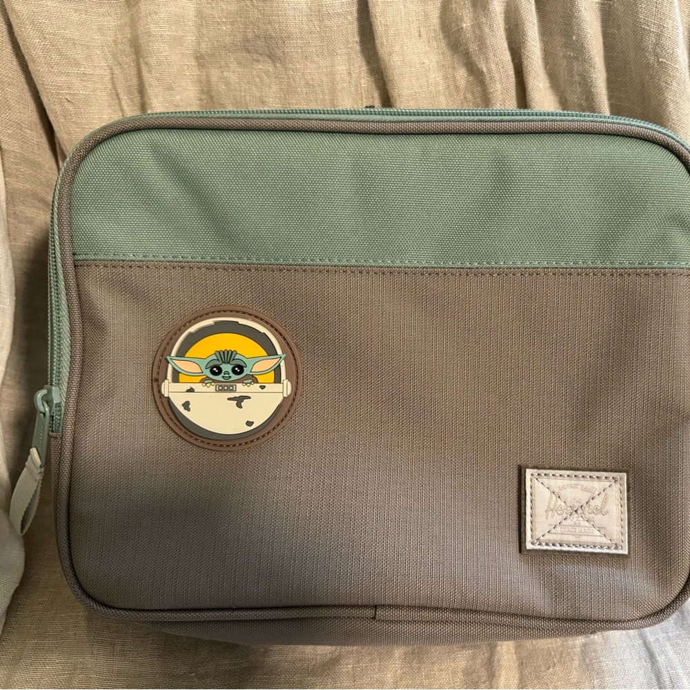 Herschel x Disney | Star Wars Mandalorian Grogu Insulated 5L Lunch Box